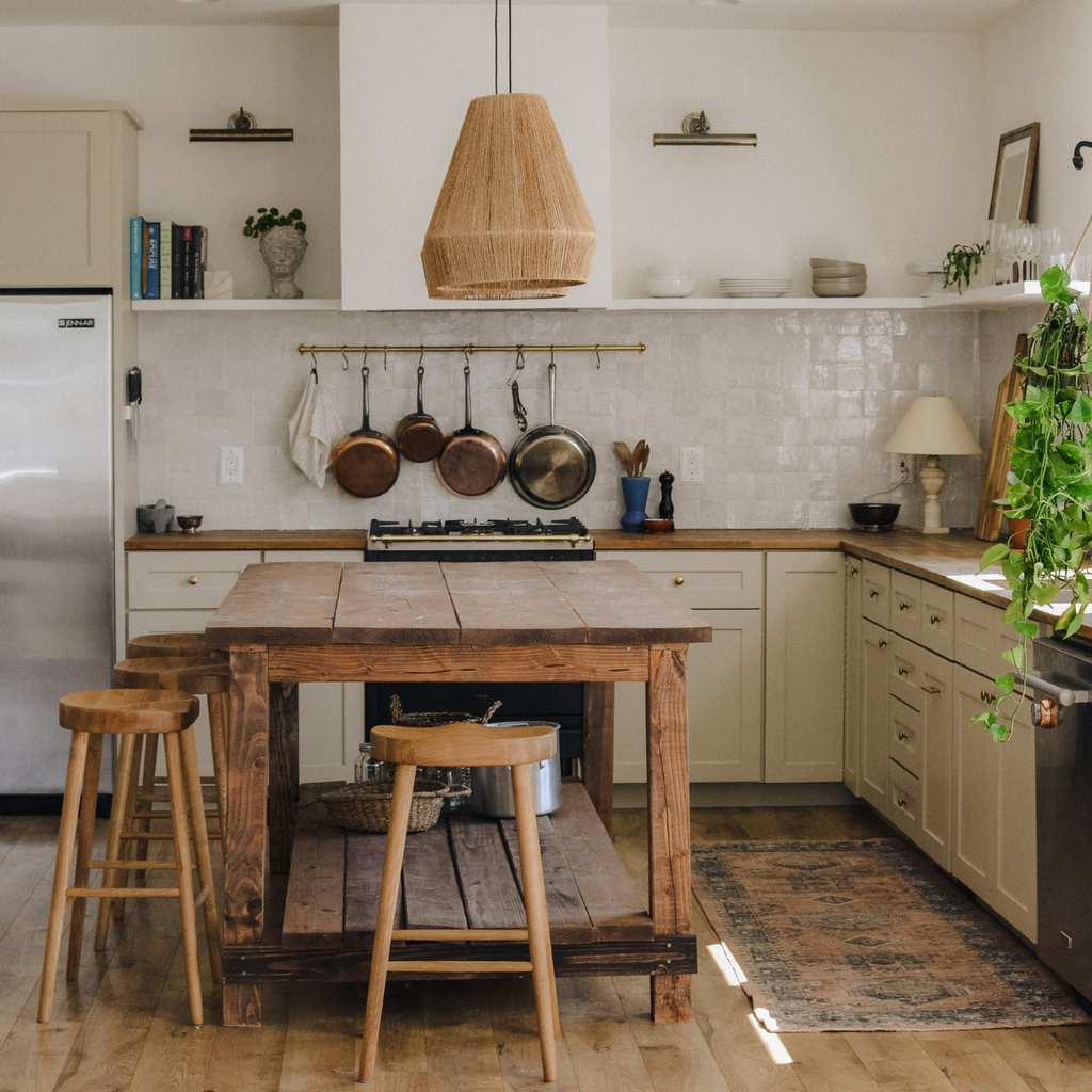 3 Secrets To A Sparkling Farmhouse Dining Room